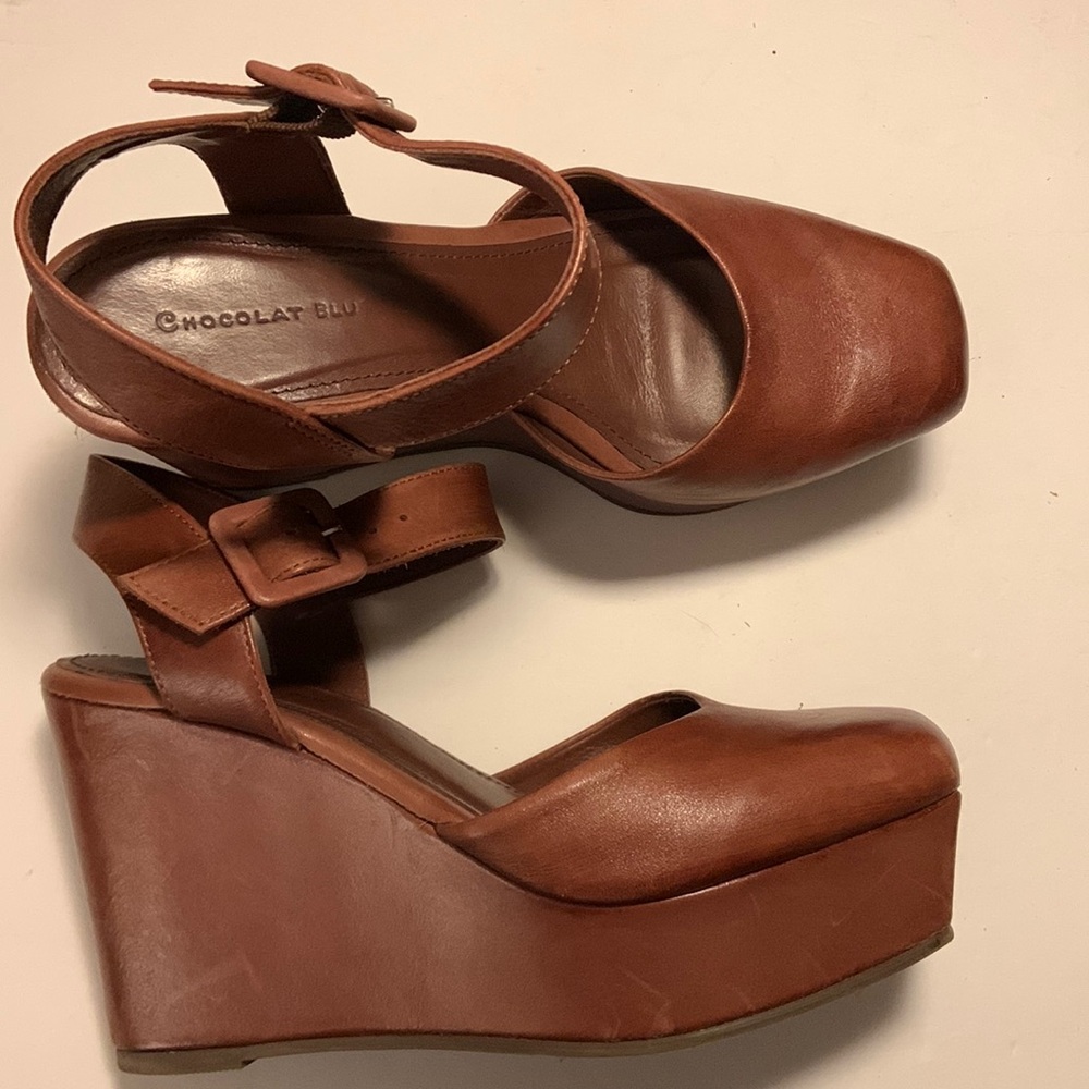Chocolat Blu Wagga Platform Wedge Sandal. Brown leather Size 37